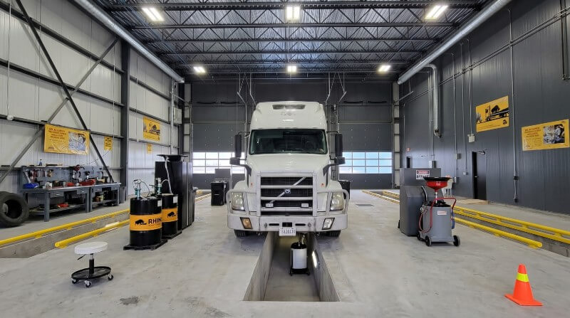 Truck Bay - Oil change